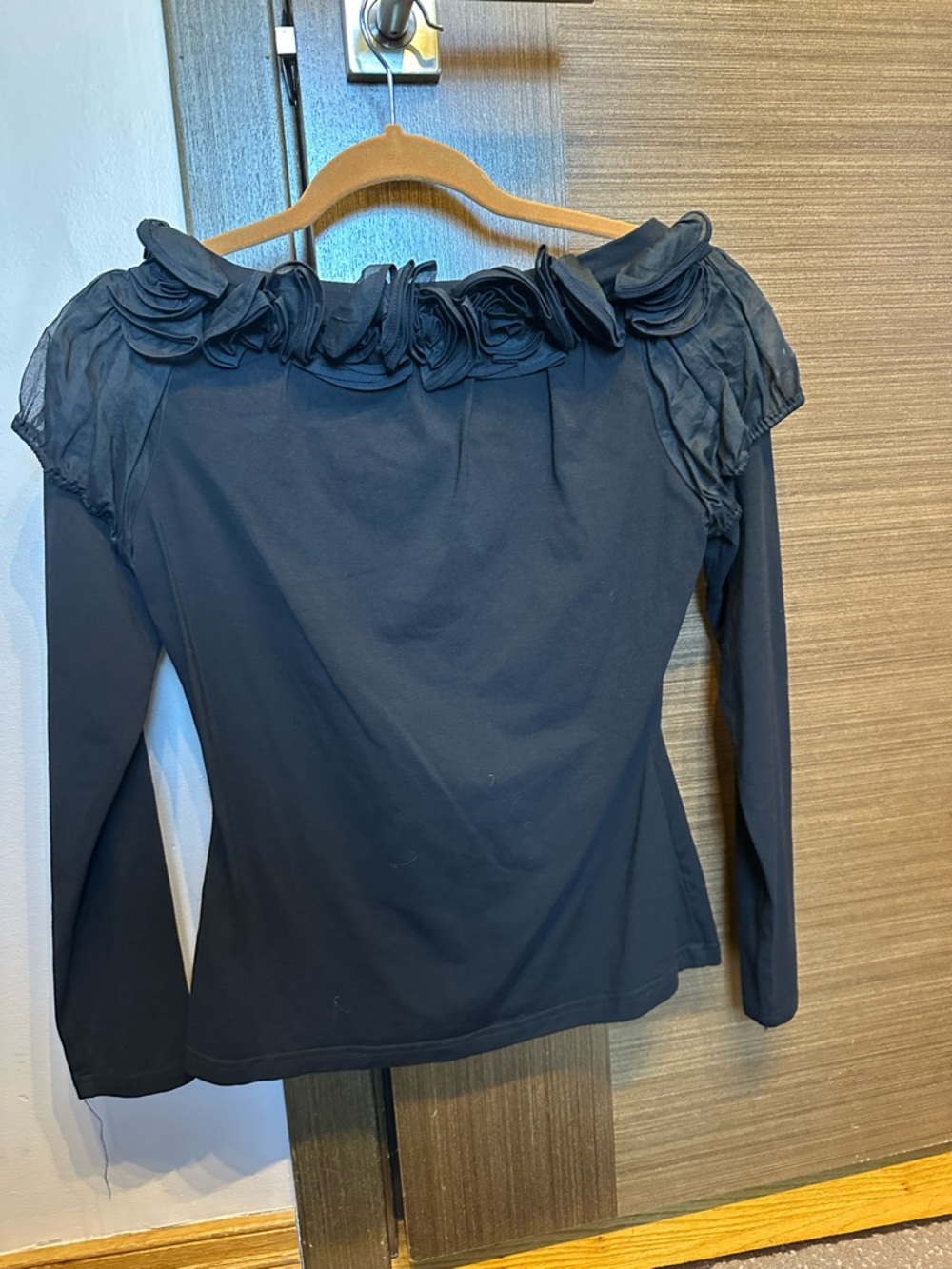 Anne Fontaine Women's Black Long-Sleeve Ruffled Off-Shoulder Top  size 40 - Picture 6 of 6